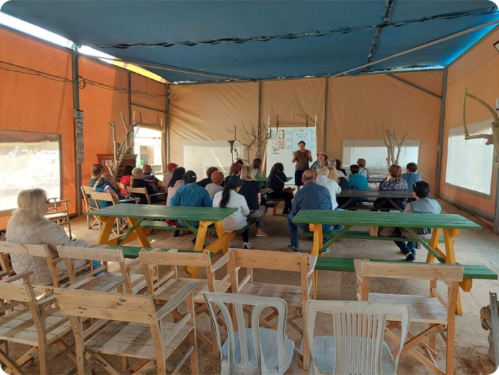 רגע מהשטח ביערות מורינגה