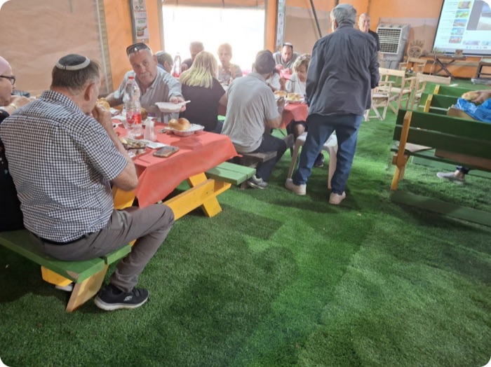 רגע מהשטח ביערות מורינגה